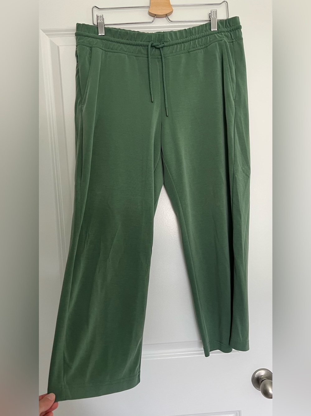 Athleta Wide-Leg Drawstring Pants in Olive, size L